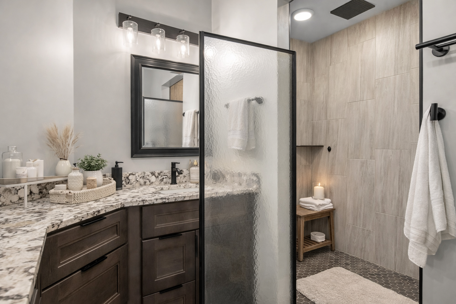 Master En-Suite Bathroom